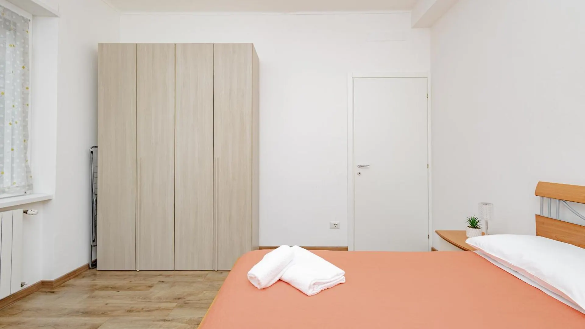 Bergamo Life Apartment 0*,
