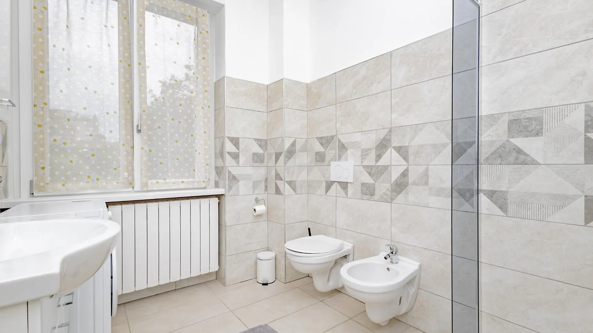 Bergamo Life Apartment 0*,