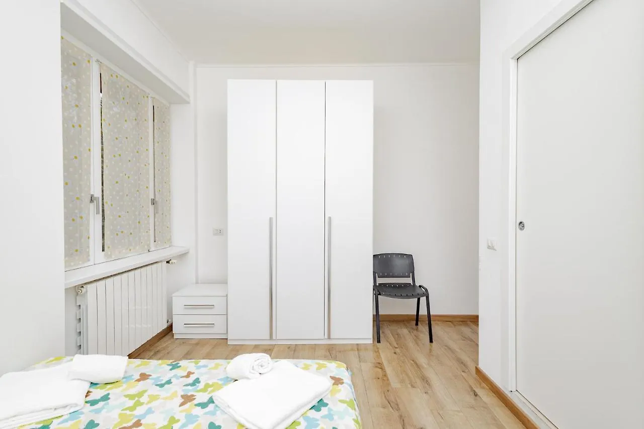 Bergamo Life Apartment 0*,