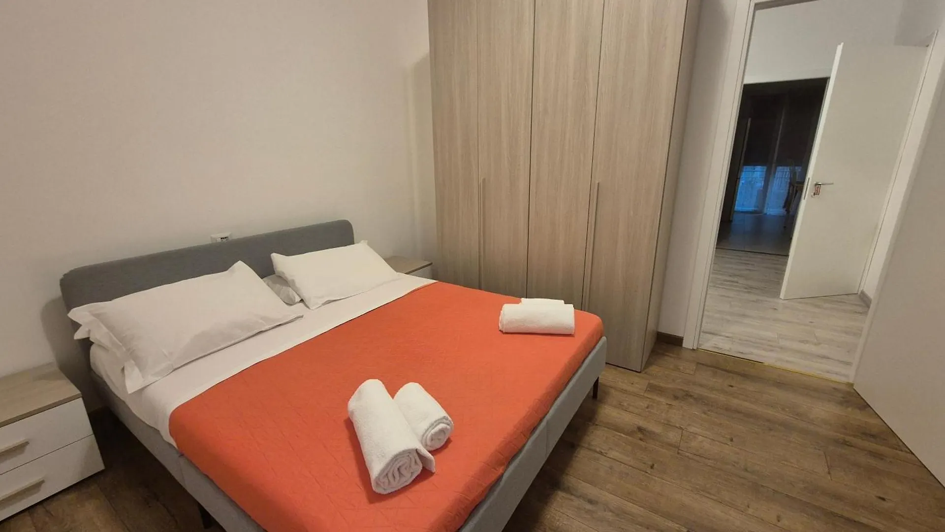 Bergamo Life Apartment 0*,